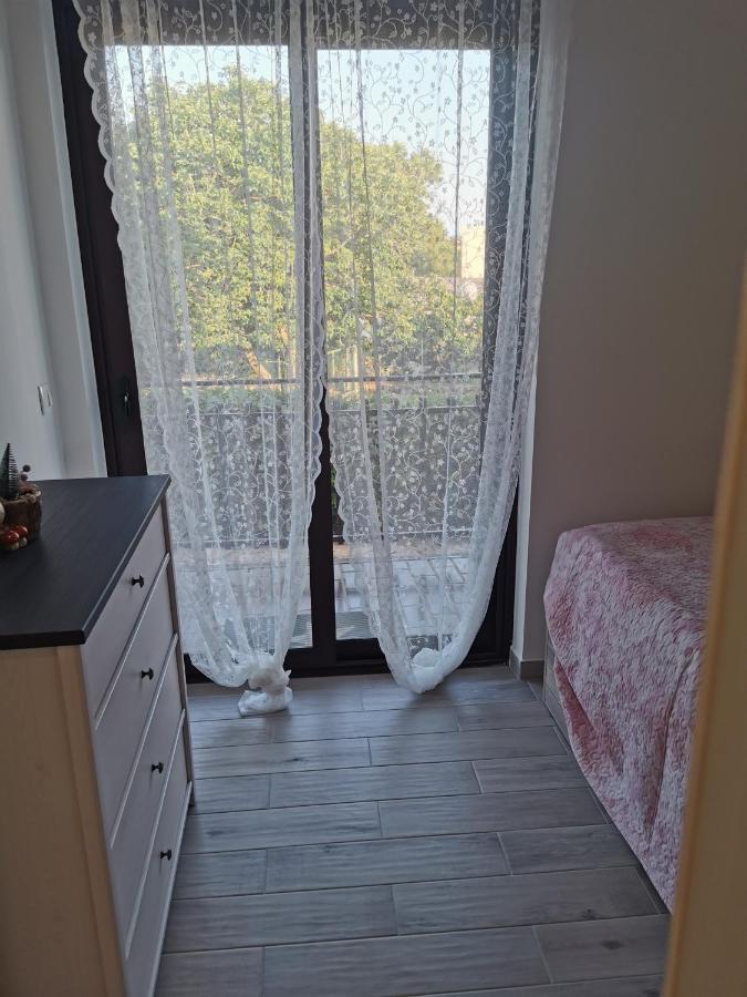 Romantic Apartment For Two On The Sea Zambratija  Ngoại thất bức ảnh